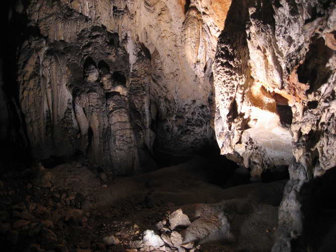 Kroatien-2010-021.JPG - in der oberen Höhle