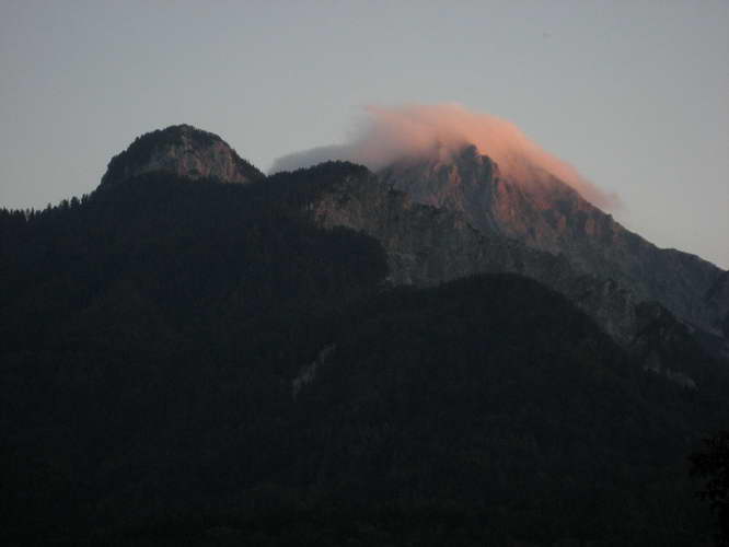 Faak-2011-101.JPG - Mittagskogel mit Hut