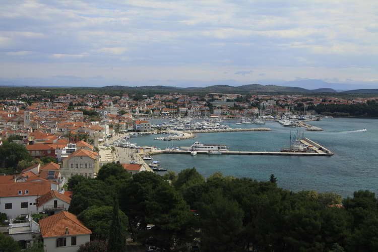 Kroatien-2011-009.JPG - Blick vom Hoteldach über Vodice