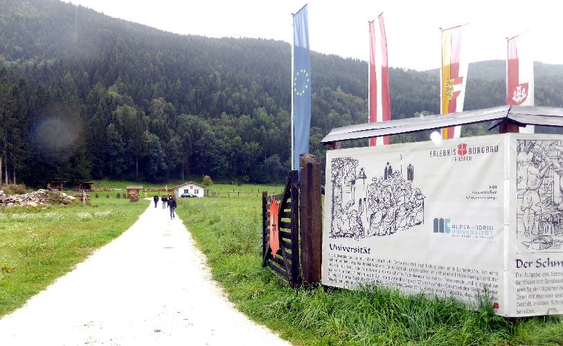 Faaker-See-2014-003.jpg - Bau einer neuen Burg mit mittelalterlichem Werkzeug in Friesach