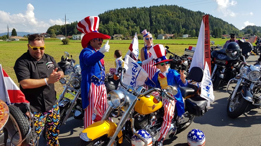 Faak-2018-119.jpg - Aufstellung zur großen Parade