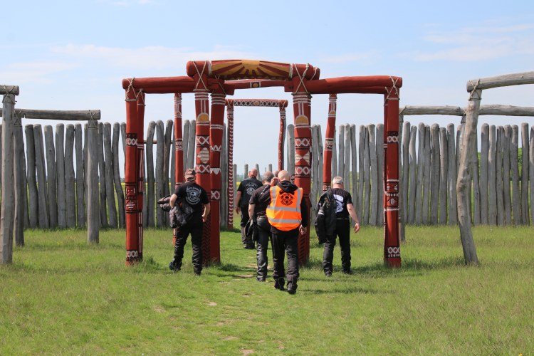 Maennertour-2018-78.jpg - der offizielle Name von "Woodhenge" lautet seit 2015 "Ringheiligtum Pömmelte"