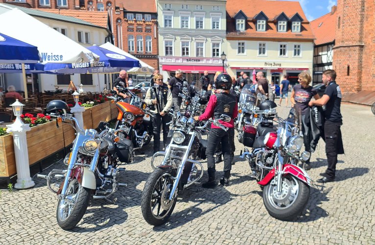 Ausfahrt und Versammlung mit Wahl-03.jpg