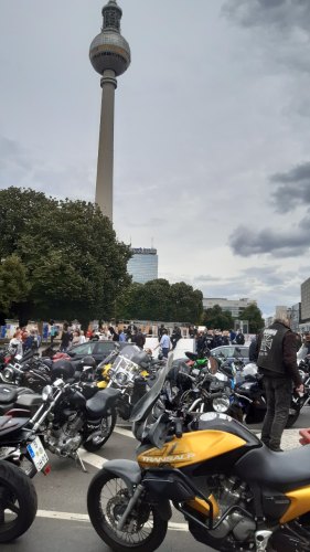 Motorraddemo im August in Berlin-08.jpg