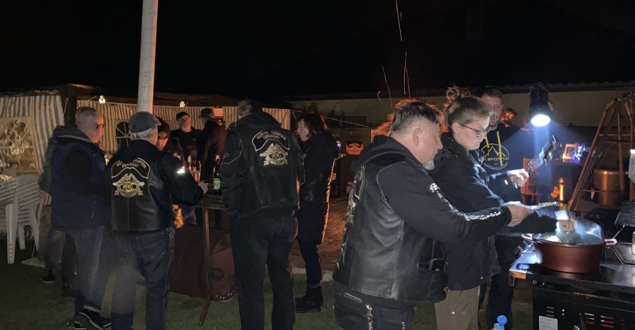 Oktoberfeuer bei Pankis-01.jpg