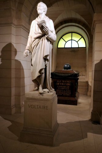 Paris-45.jpg - das Grab des François-Marie Arouet - Voltaire
