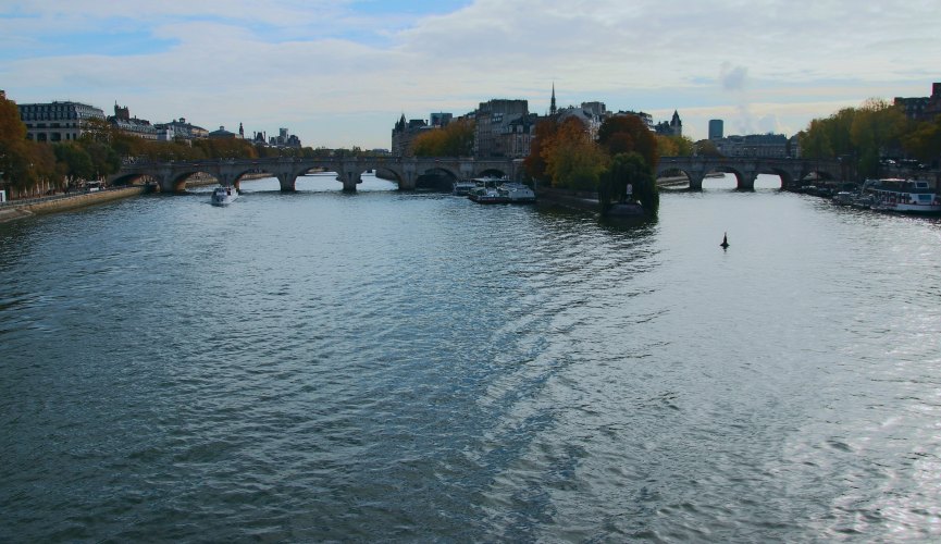 Paris-51.jpg - Der Pont Neuf (deutsch Neue Brücke) ist die älteste im Originalzustand erhaltene Brücke über die Seine in Paris