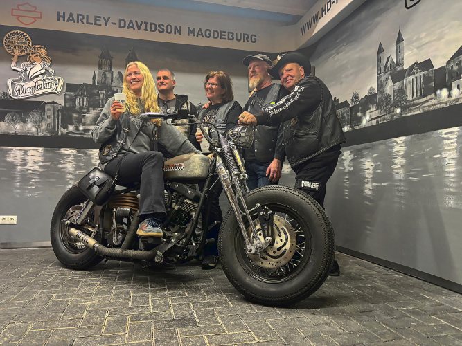 Harley-Night-12.jpg