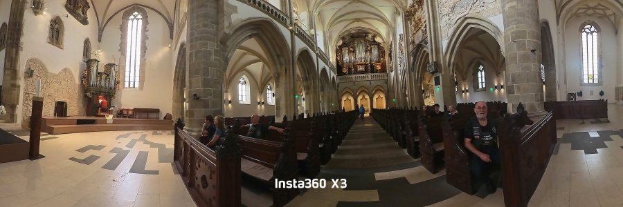 Karpatentour-065.jpg - 360°-Bild in der Kirche